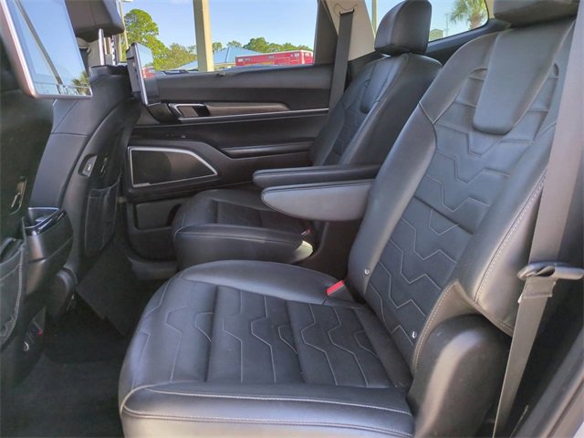 Used 2022 Kia Telluride SX w/ SX Prestige Package image 14