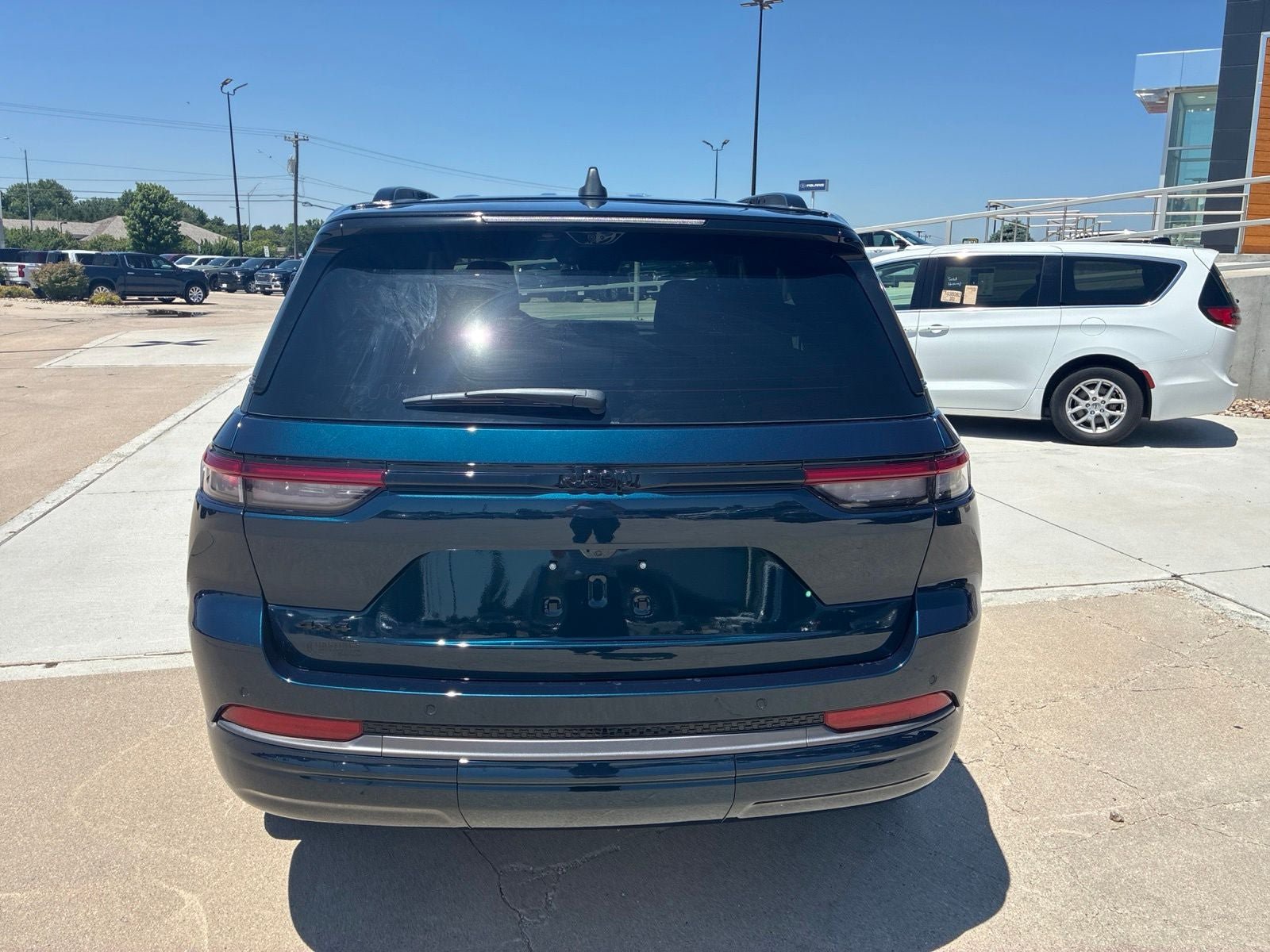 New 2026 Jeep Grand Cherokee Limited AWD/4WD image 4