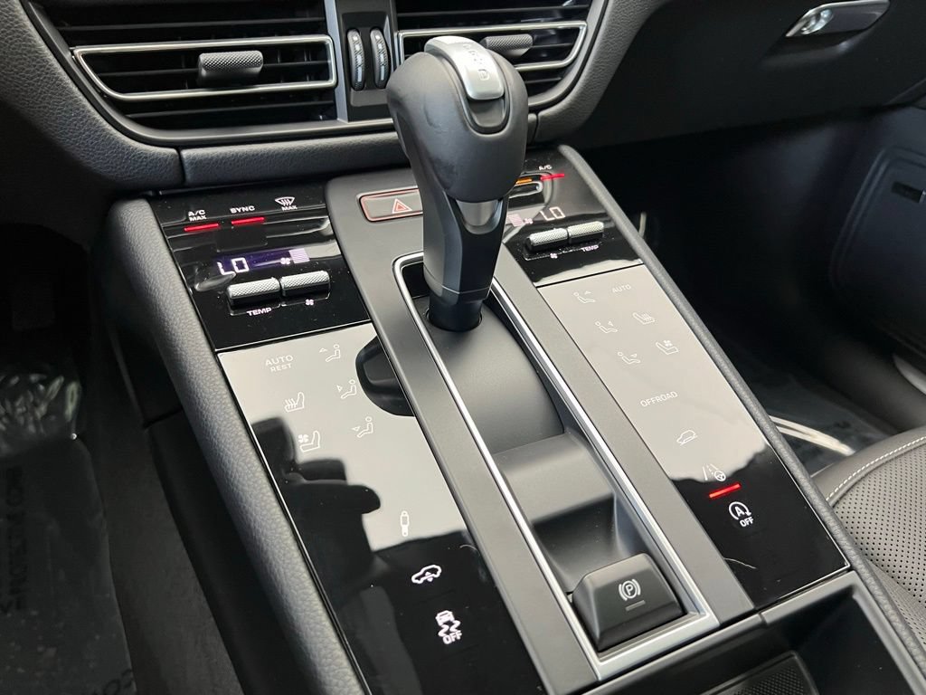Used 2026 Porsche Macan S AWD/4WD image 11