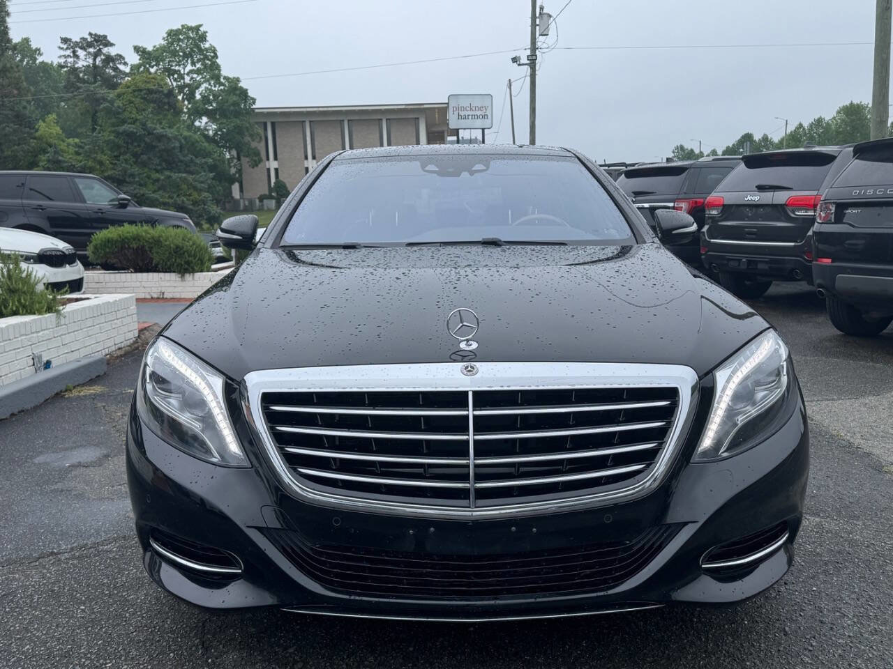 Used 2017 Mercedes-Benz S 550 4MATIC Sedan image 2