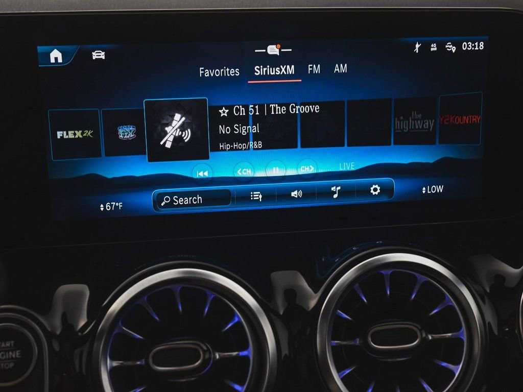 Used 2024 Mercedes-Benz GLA 35 AMG 4MATIC image 21