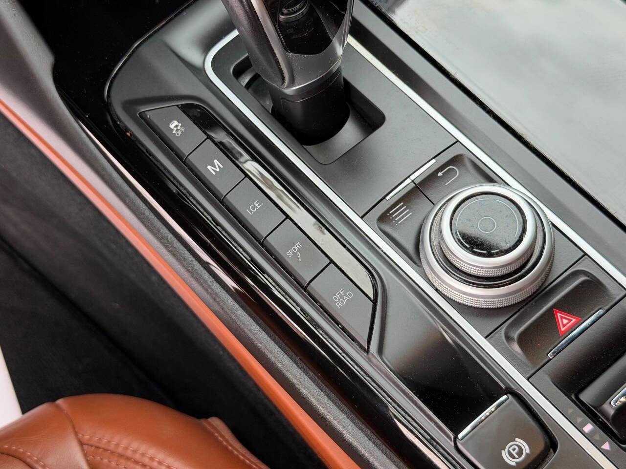 Used 2017 Maserati Levante w/ Sport Package image 40