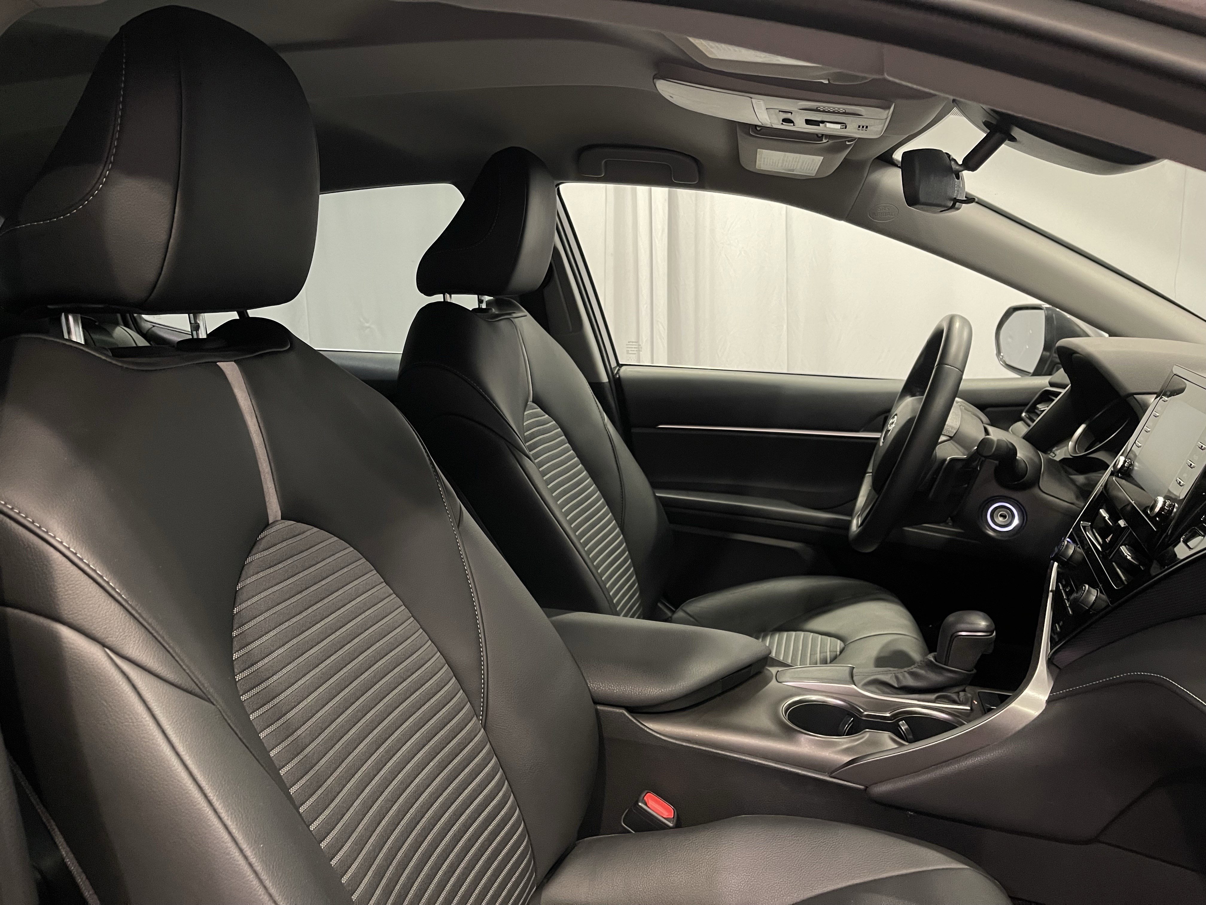 Used 2021 Toyota Camry SE image 11