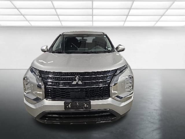 Used 2022 Mitsubishi Outlander ES AWD/4WD image 9
