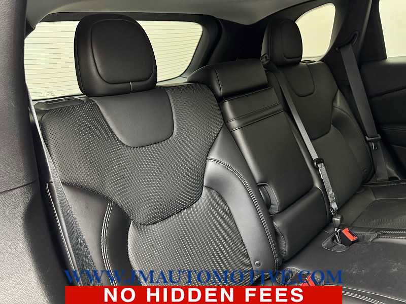 Used 2019 Jeep Cherokee Limited image 19