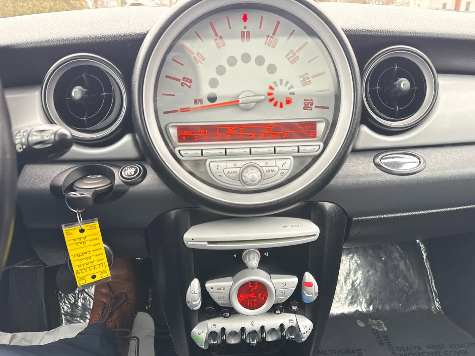 Used 2010 MINI Cooper Hardtop image 18