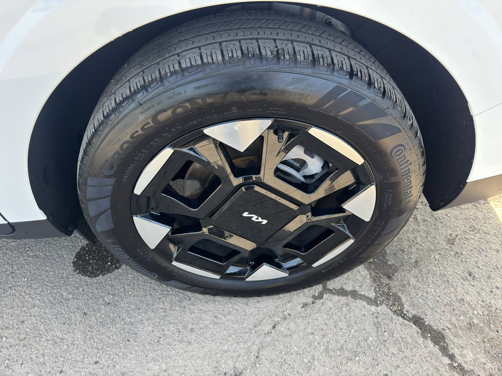 Used 2026 Kia Carnival EX image 25