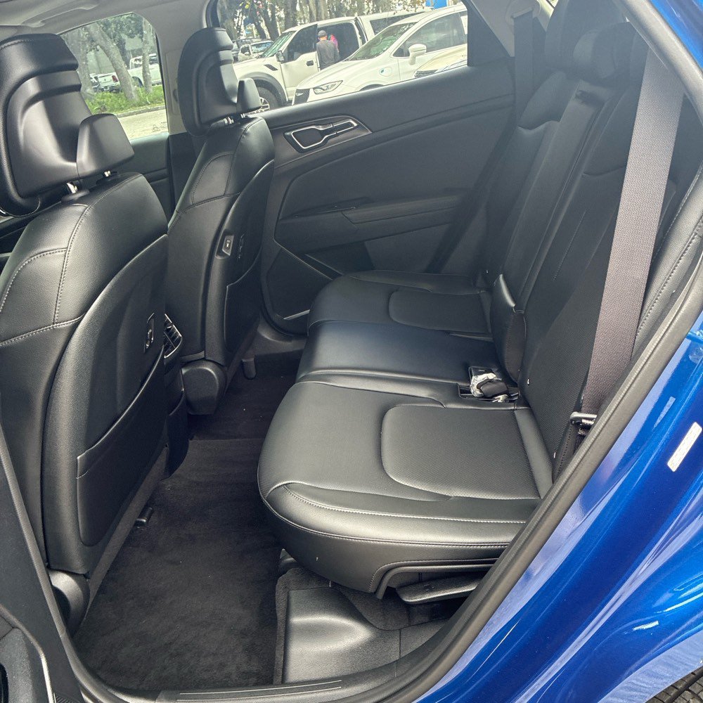 Used 2025 Kia Sportage SX FWD image 11