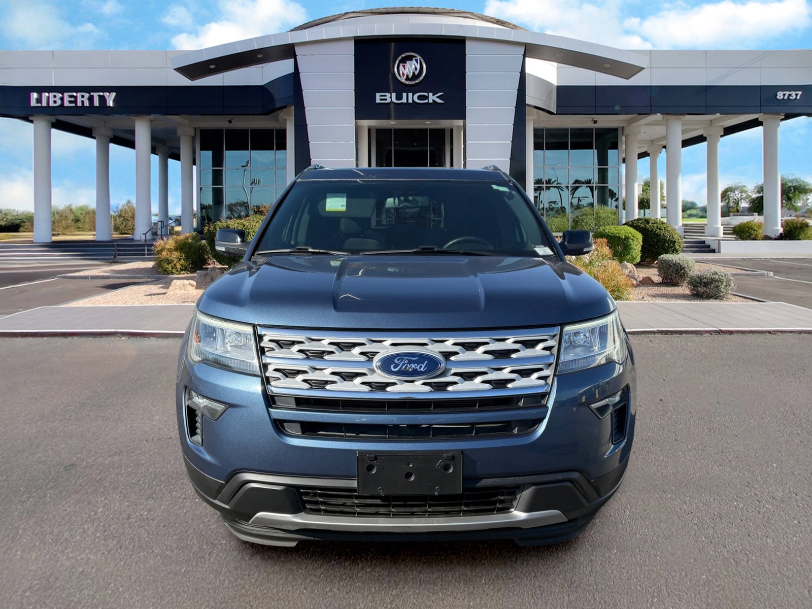 Used 2018 Ford Explorer XLT w/ Equipment Group 201A FWD image 4