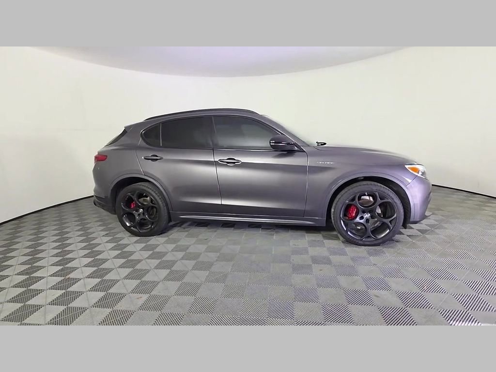 Used 2023 Alfa Romeo Stelvio Veloce AWD/4WD image 35