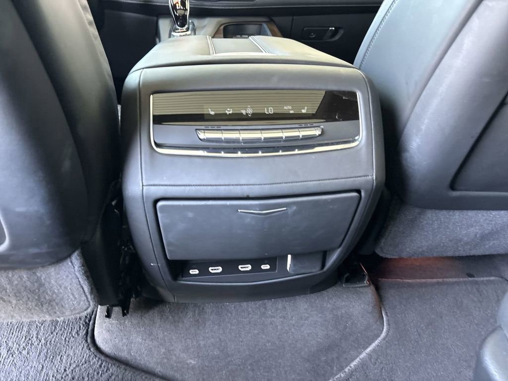 Certified 2024 Cadillac Escalade Premium Luxury Platinum w/ Heavy-Duty Trailer Package AWD/4WD image 22