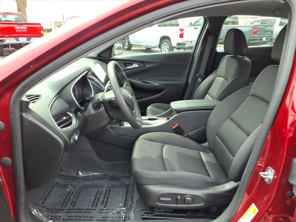 Used 2024 Chevrolet Malibu LT FWD image 25