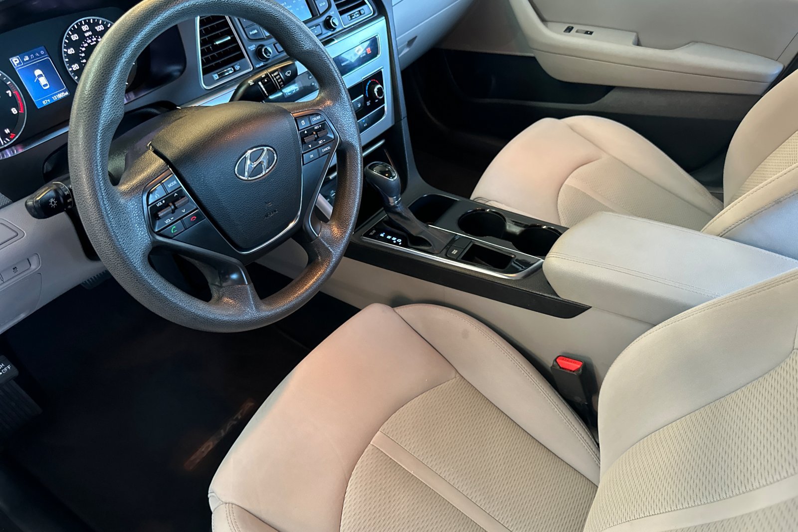 Used 2015 Hyundai Sonata SE w/ Option Group 09 FWD image 10