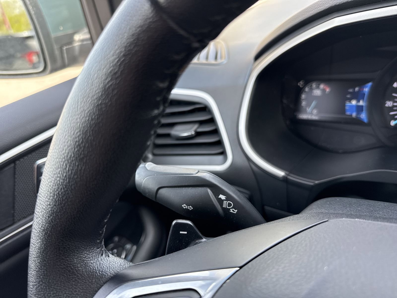 Used 2016 Ford Edge SEL w/ Equipment Group 201A AWD/4WD image 34