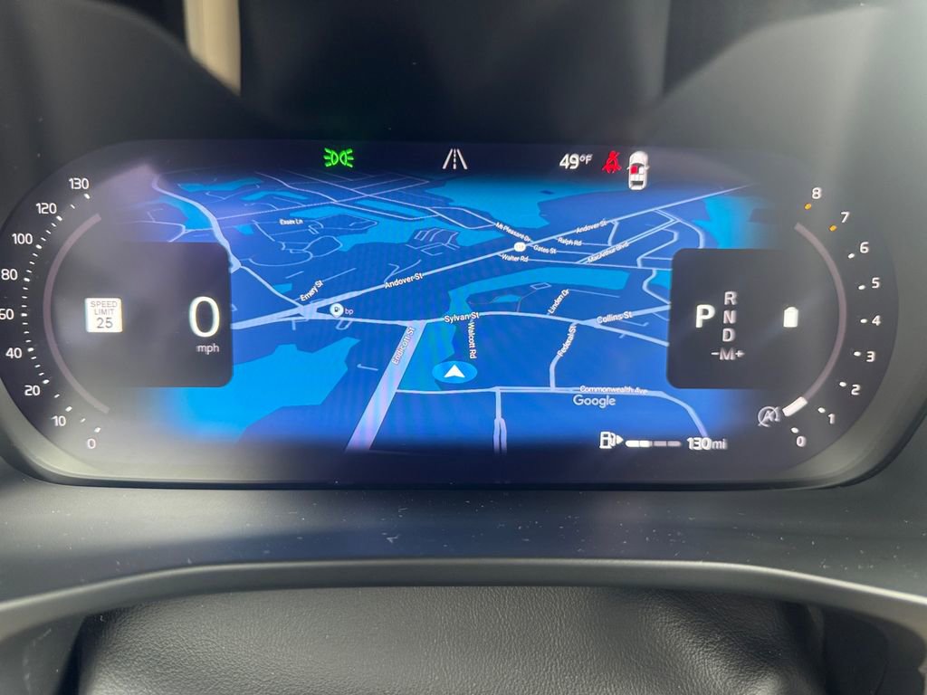 Used 2023 Volvo XC40 B5 Plus w/ Protection Package Premier image 21