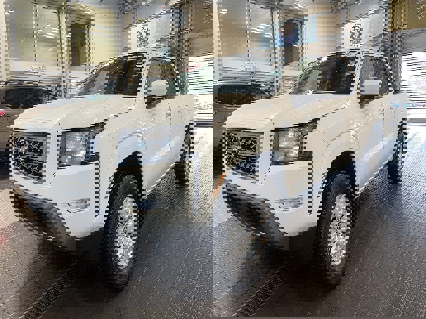 Used 2023 Nissan Frontier SV w/ SV Convenience Package image 3