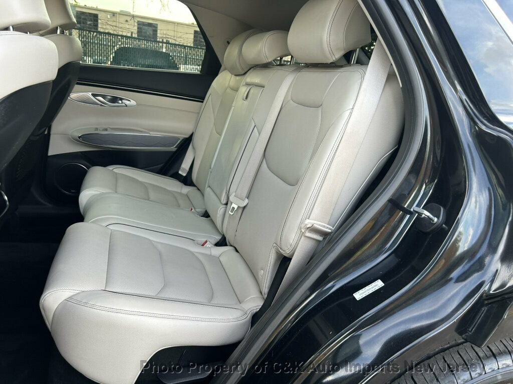 Used 2022 Genesis GV70 2.5T w/ Advanced Package AWD/4WD image 35