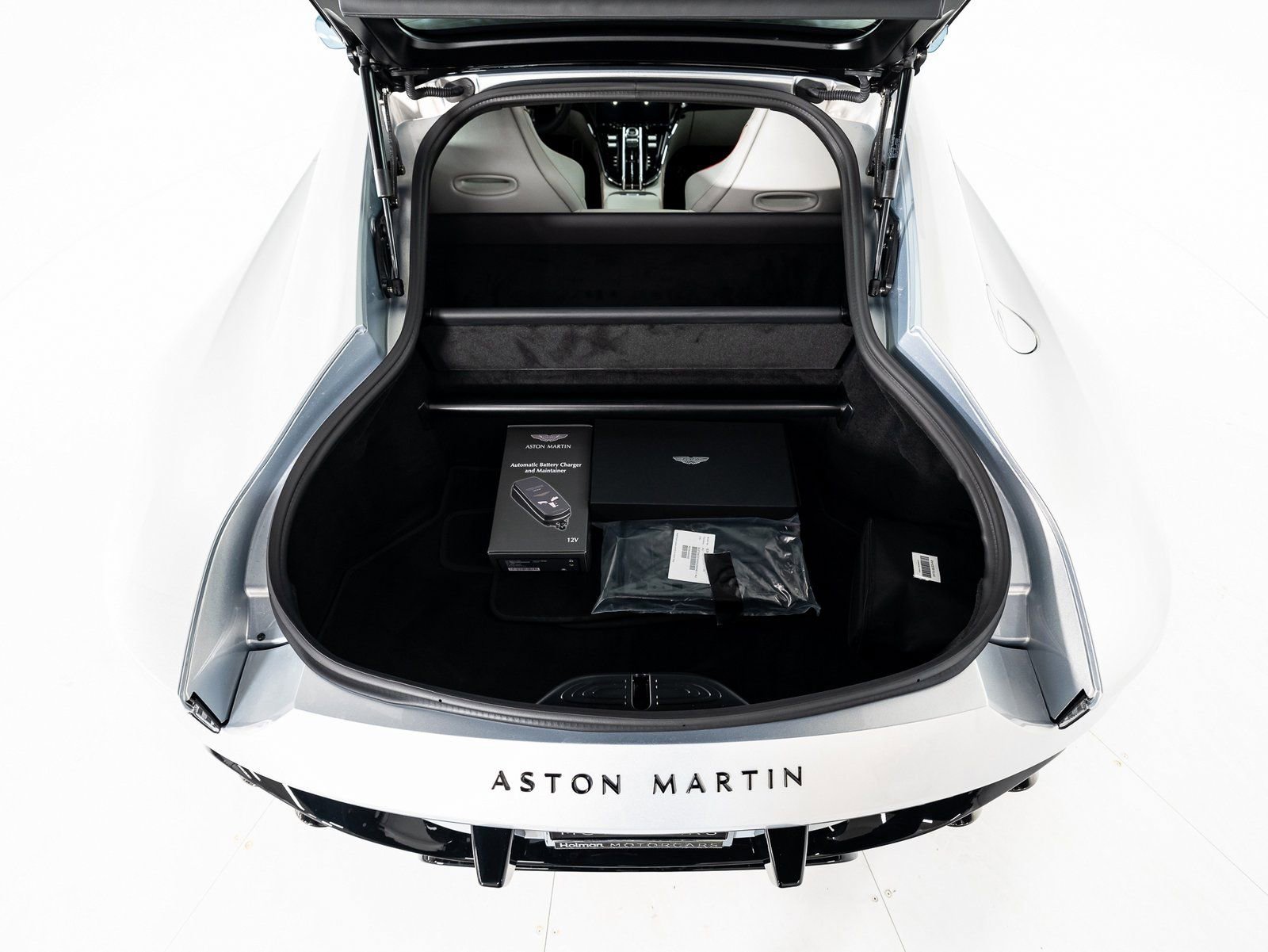 Used 2025 Aston Martin V8 Vantage Coupe RWD image 36