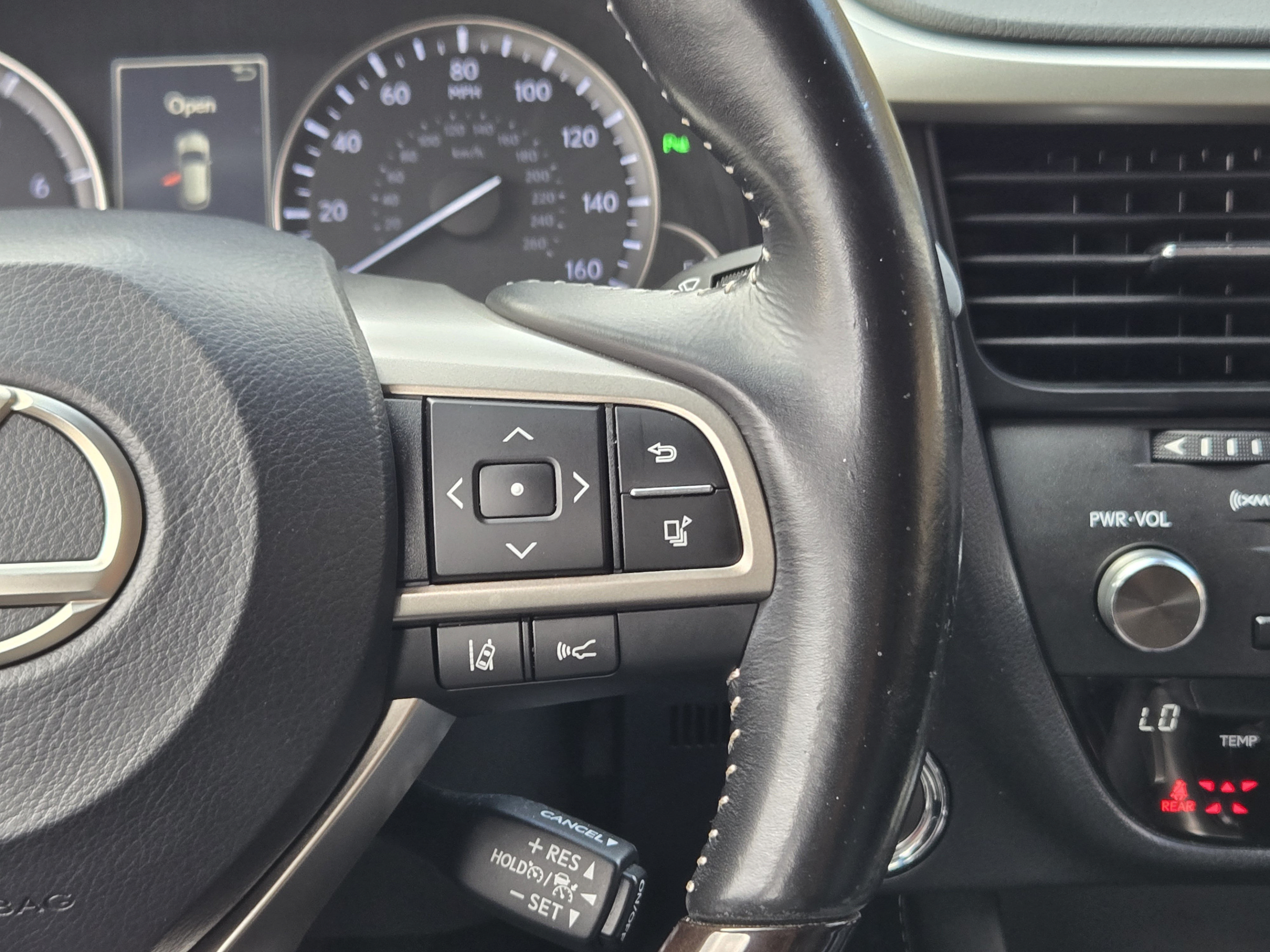 Used 2018 Lexus RX 350L Luxury w/ Accessory Package FWD image 30
