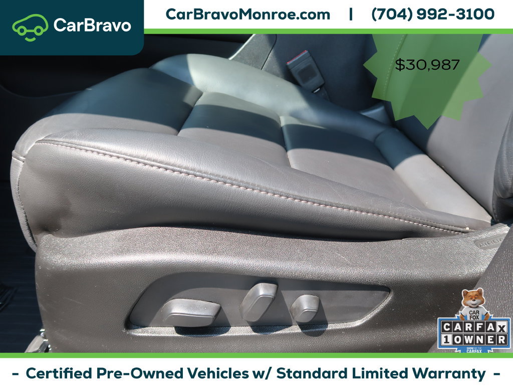 Certified 2024 Cadillac XT4 Luxury w/ Cold Weather Package FWD image 13