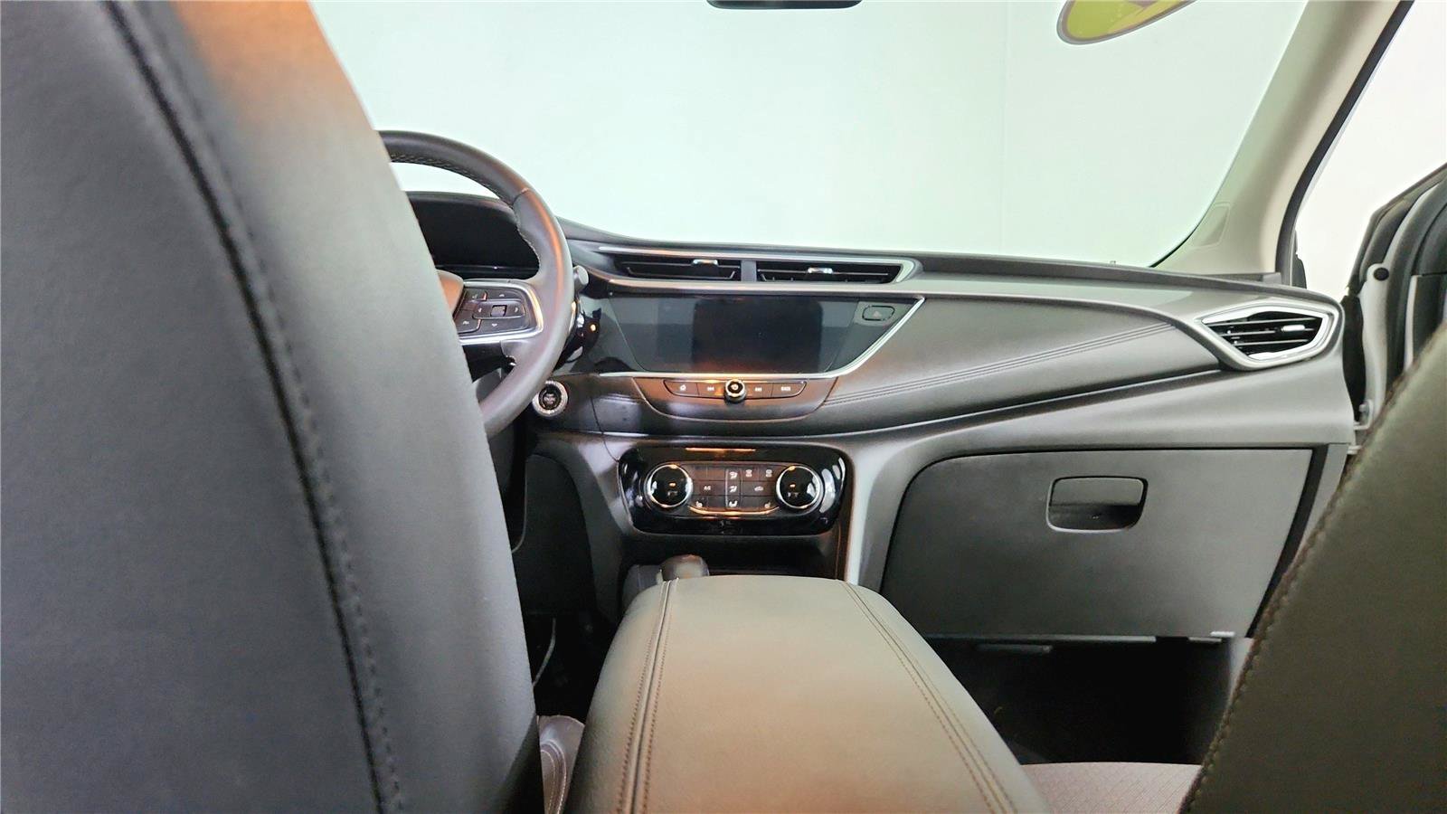 Used 2021 Buick Encore GX Preferred w/ Cold Weather Comfort Package FWD image 13