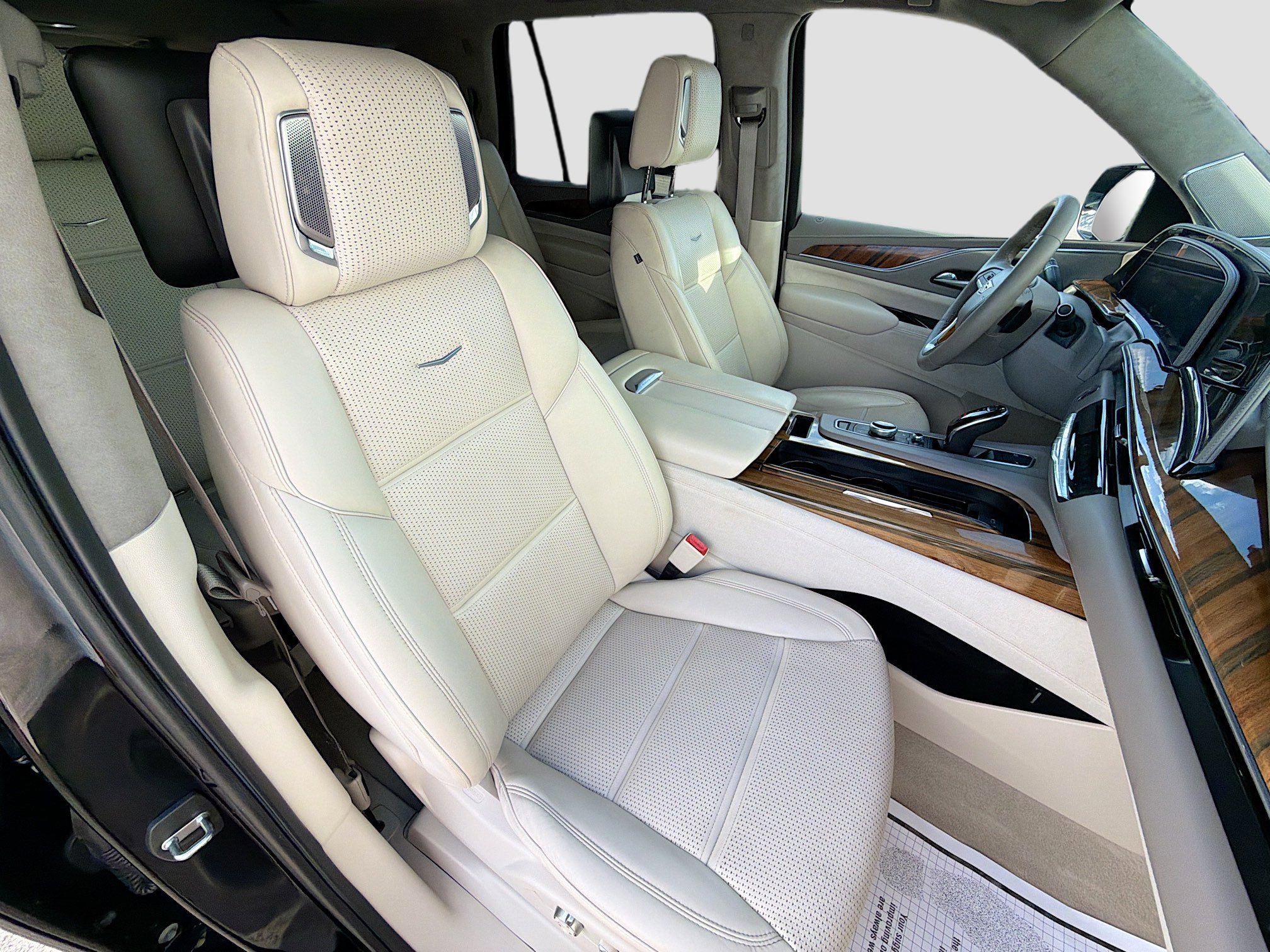 Used 2022 Cadillac Escalade Sport Platinum w/ Heavy-Duty Trailer Package AWD/4WD image 16