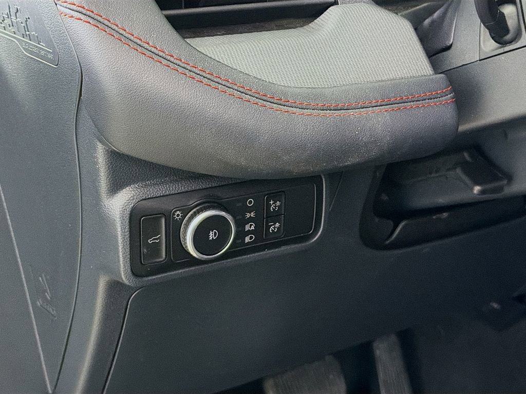 Used 2025 Ford Explorer ST-Line image 12