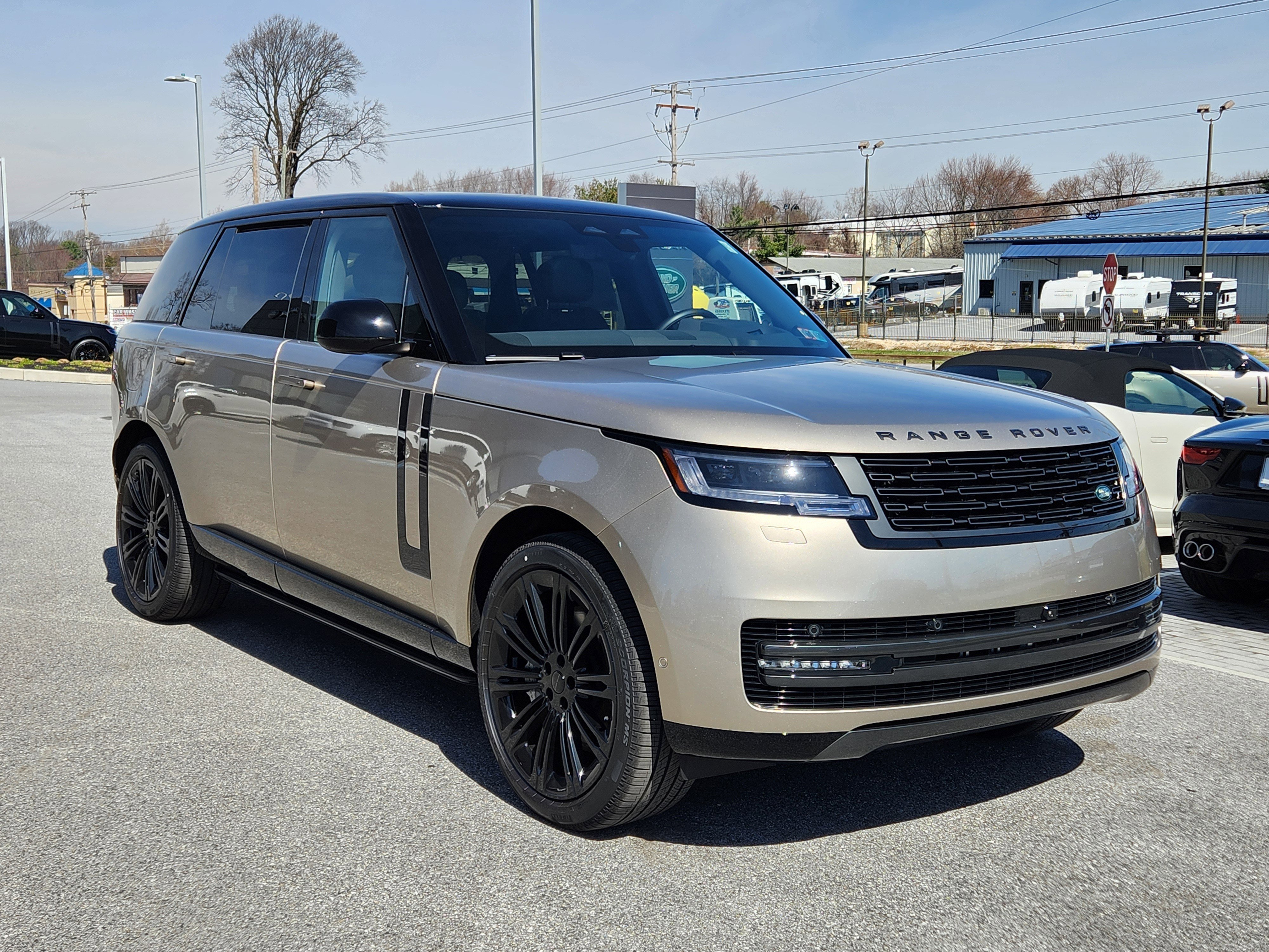 New 2026 Land Rover Range Rover Long Wheelbase SE image 2