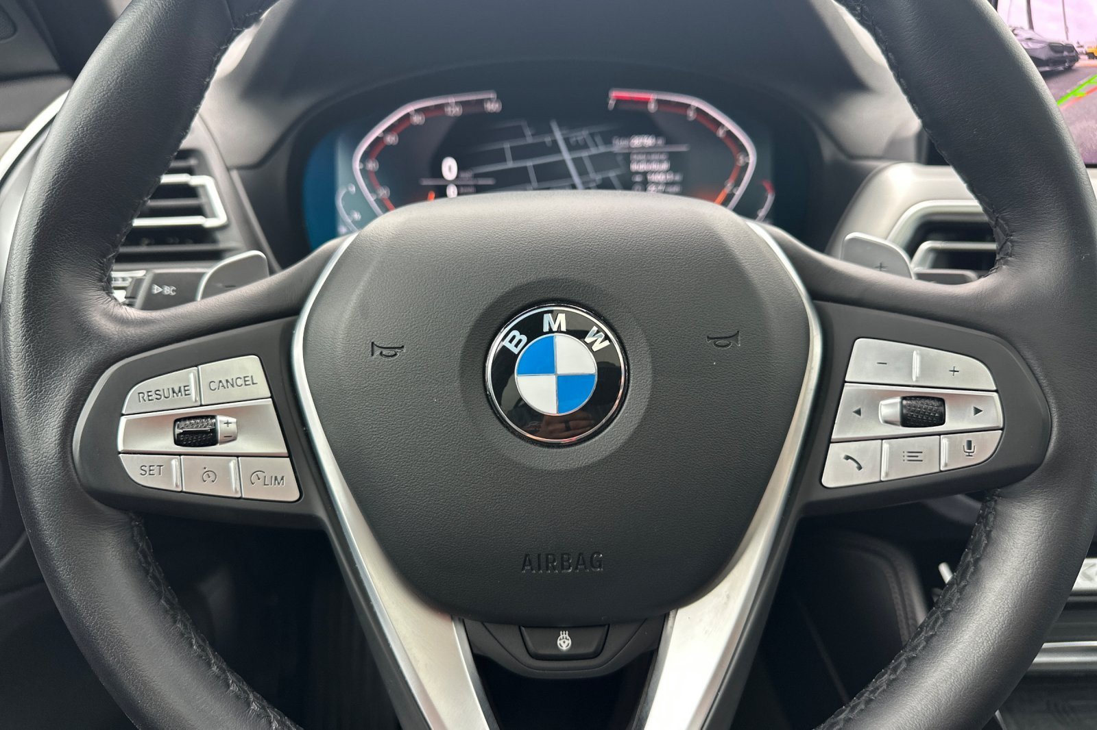 Used 2025 BMW X4 xDrive30i AWD/4WD image 23