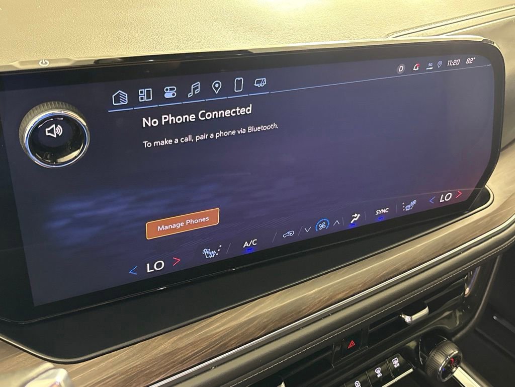 Used 2025 Chevrolet Suburban Z71 AWD/4WD image 34