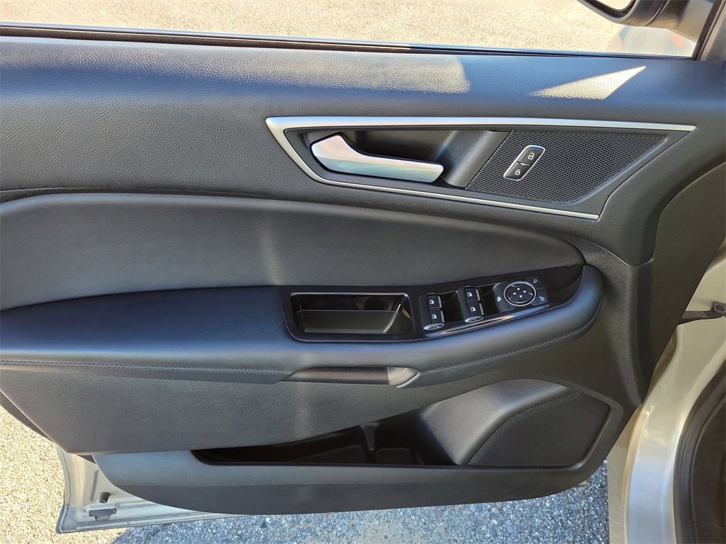 Used 2018 Ford Edge SEL w/ Equipment Group 201A image 43