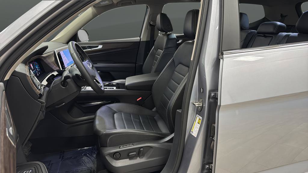 Used 2024 Volkswagen Atlas SEL AWD/4WD image 10