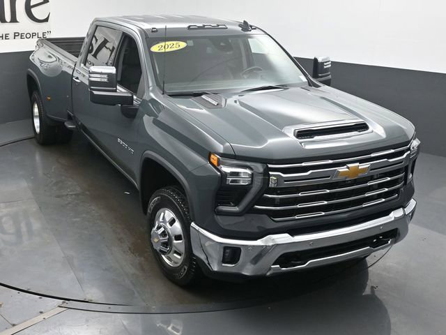 Used 2025 Chevrolet Silverado 3500 LTZ w/ LTZ Plus Package image 45