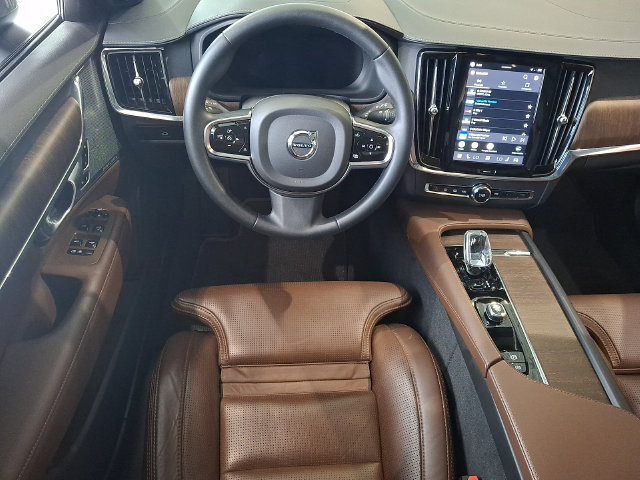 Used 2024 Volvo V90 B6 Cross Country Ultimate AWD/4WD image 10