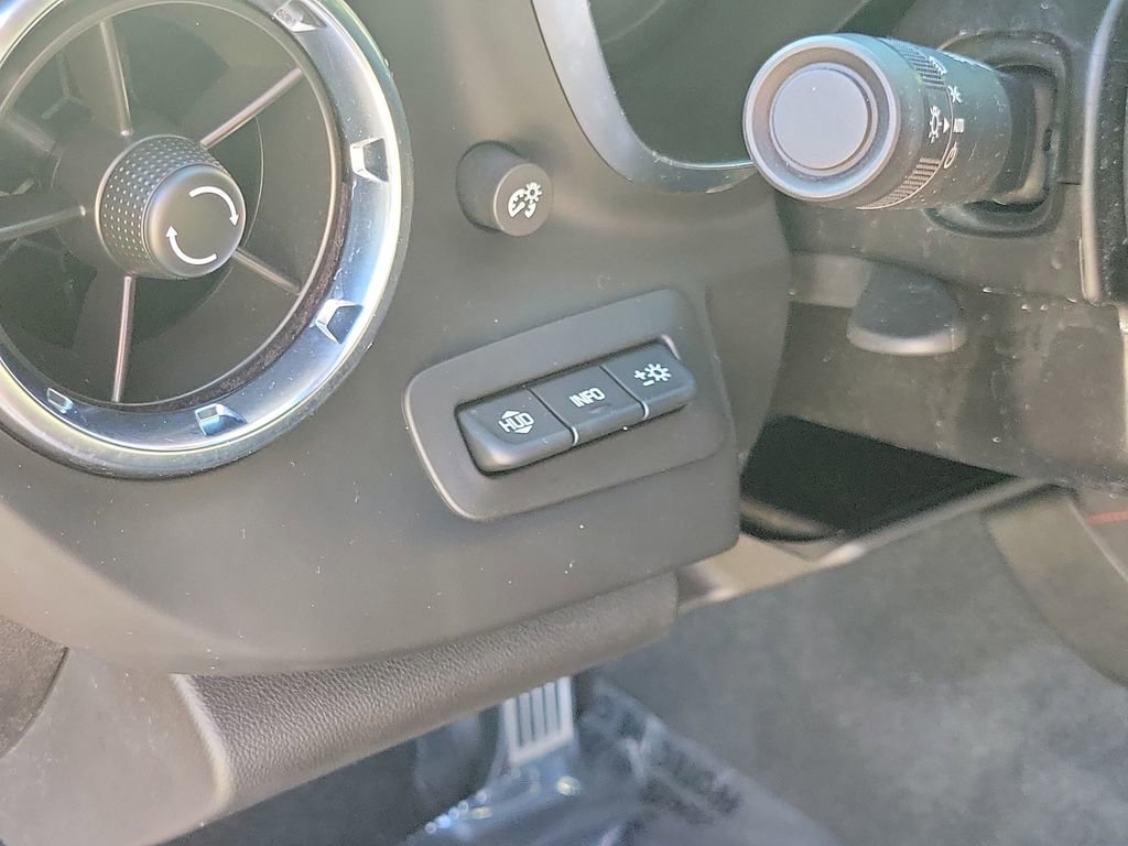 Used 2021 Chevrolet Camaro ZL1 w/ LPO, ZL1 Protection Package image 18