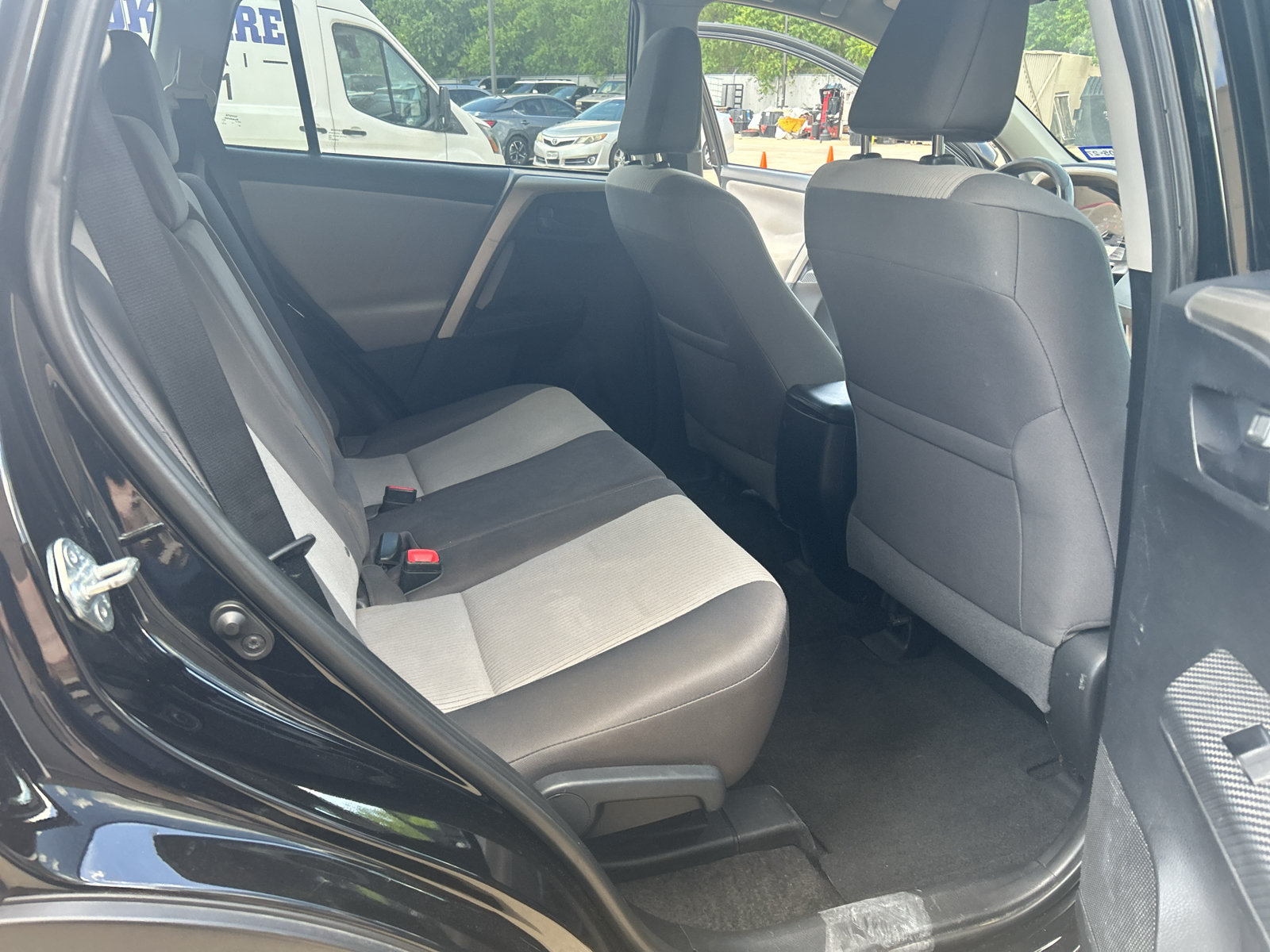 Used 2015 Toyota RAV4 LE AWD/4WD image 19