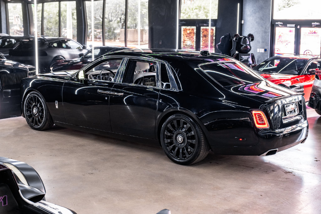 Used 2022 Rolls-Royce Phantom Sedan w/ The Phantom Package RWD image 21