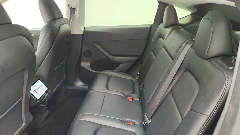 Used 2025 Tesla Model Y Long Range image 43