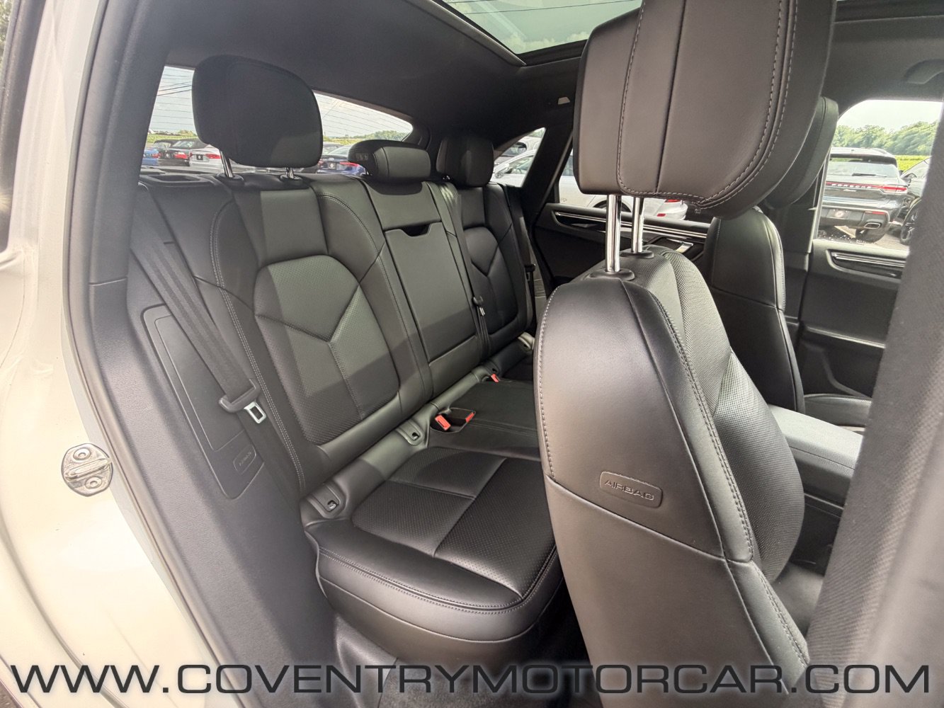 Used 2018 Porsche Macan Sport Edition AWD/4WD image 34