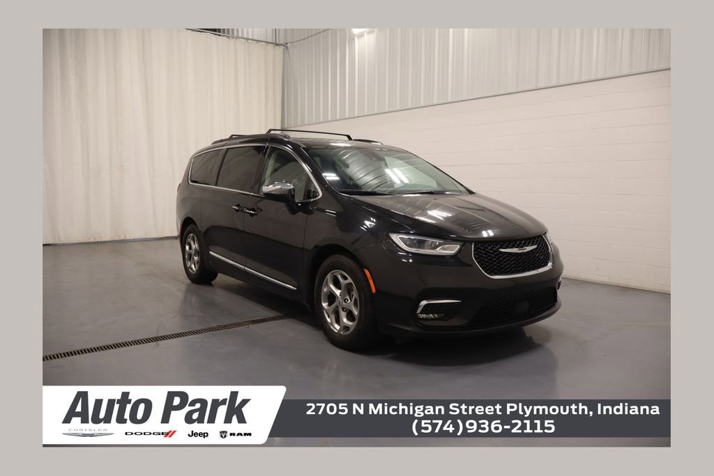 Used 2023 Chrysler Pacifica Limited image 1
