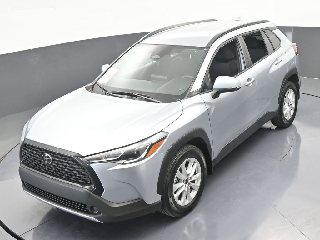 Used 2023 Toyota Corolla Cross LE image 41