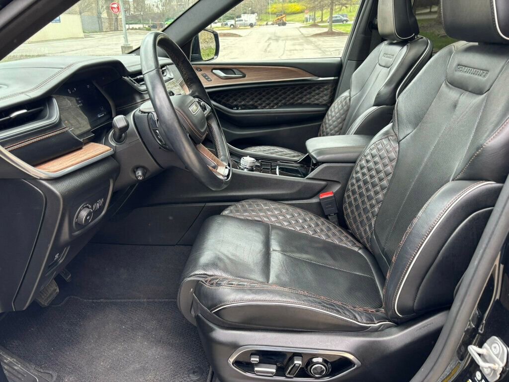 Used 2021 Jeep Grand Cherokee L Summit w/ Luxury Tech Group V image 9