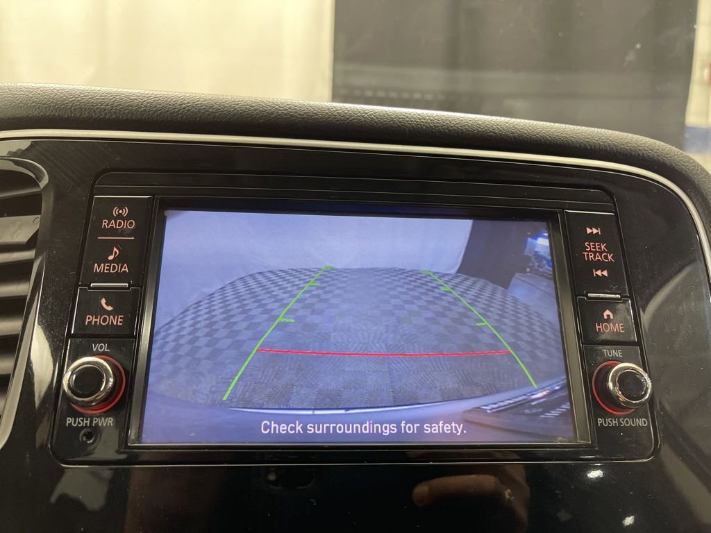 Used 2020 Mitsubishi Outlander ES image 14