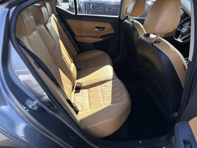 Used 2022 Nissan Sentra SV w/ SV Premium Package FWD image 11