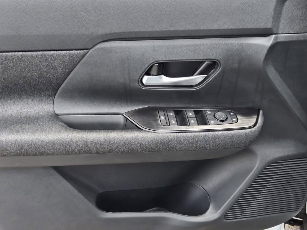 New 2026 Nissan Kicks SV FWD image 17