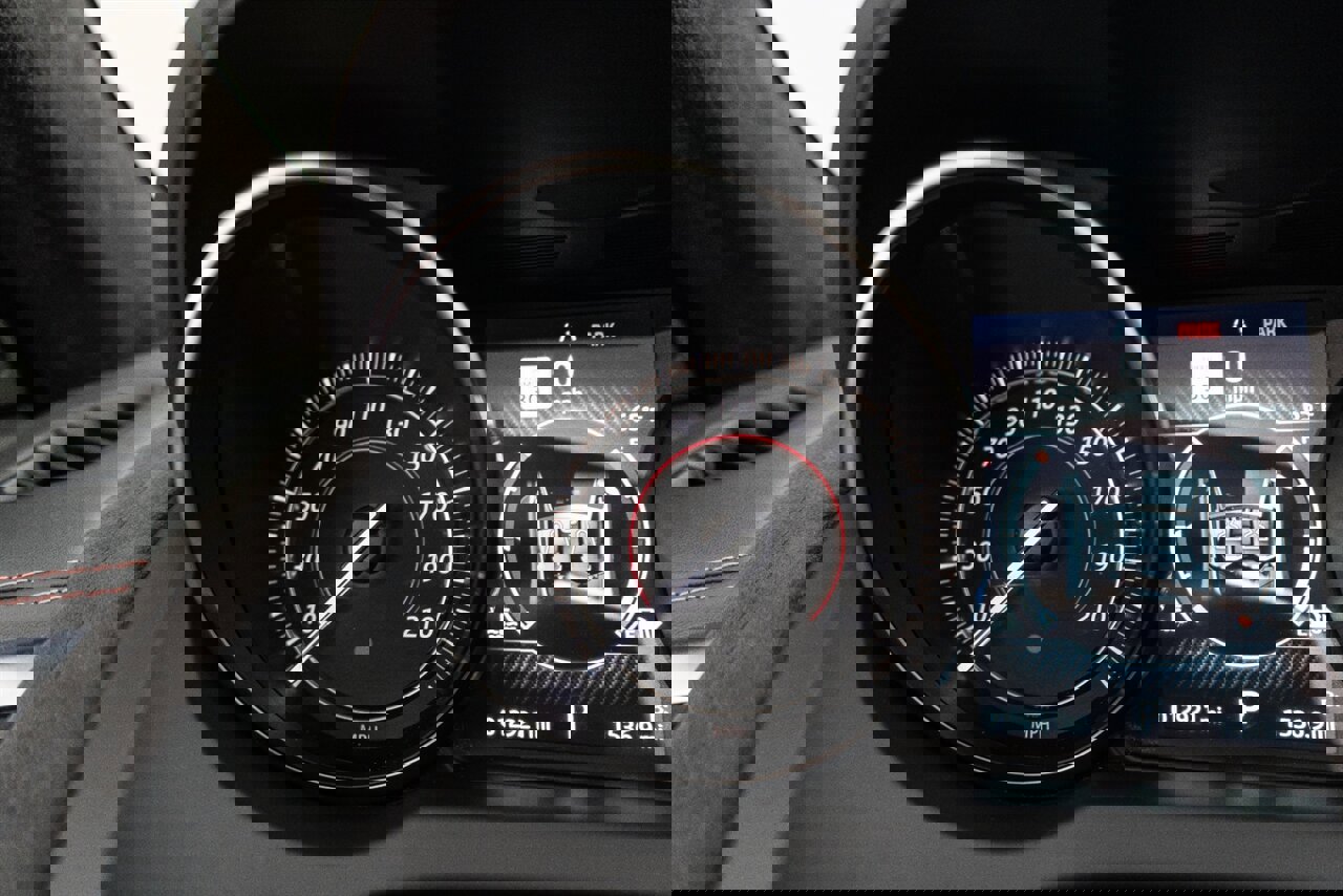 Used 2020 Jaguar F-TYPE SVR image 95