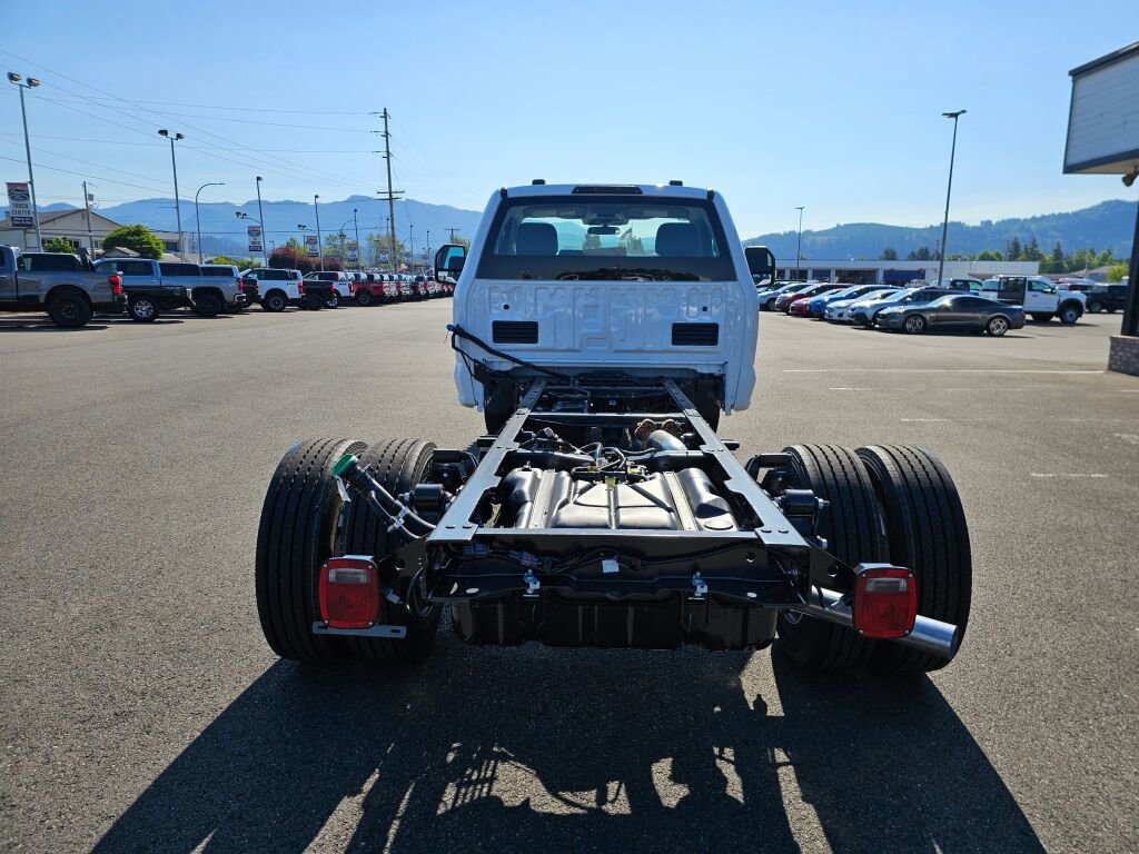 New 2025 Ford F600 2WD Regular Cab Super Duty w/ XL Chrome Package image 4