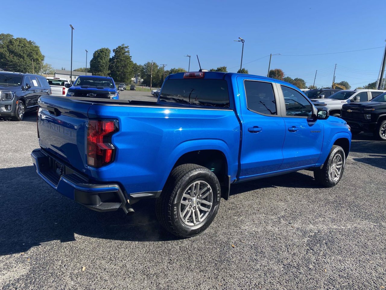 Used 2024 Chevrolet Colorado LT RWD image 8