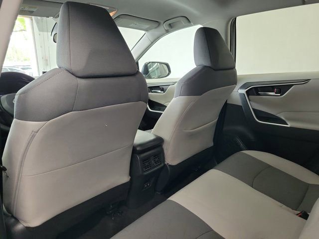 Used 2021 Toyota RAV4 XLE FWD image 13