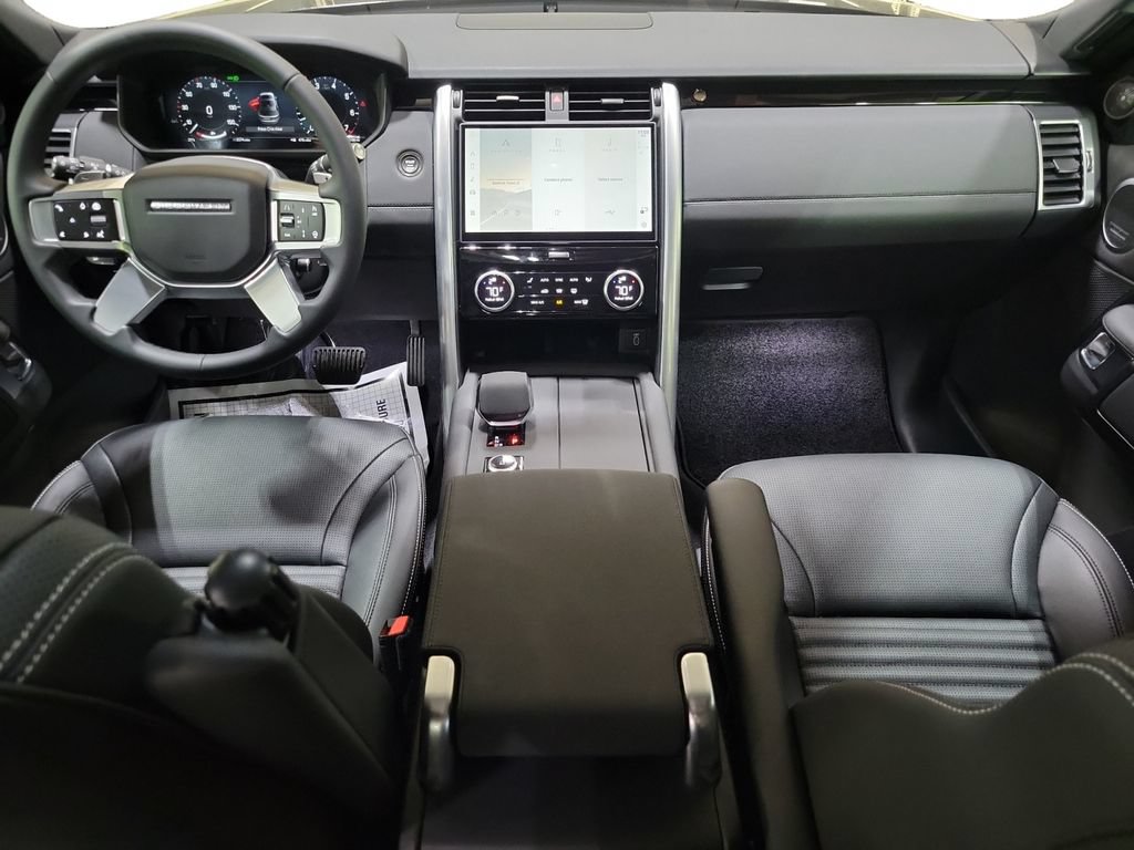 New 2026 Land Rover Discovery S AWD/4WD image 25